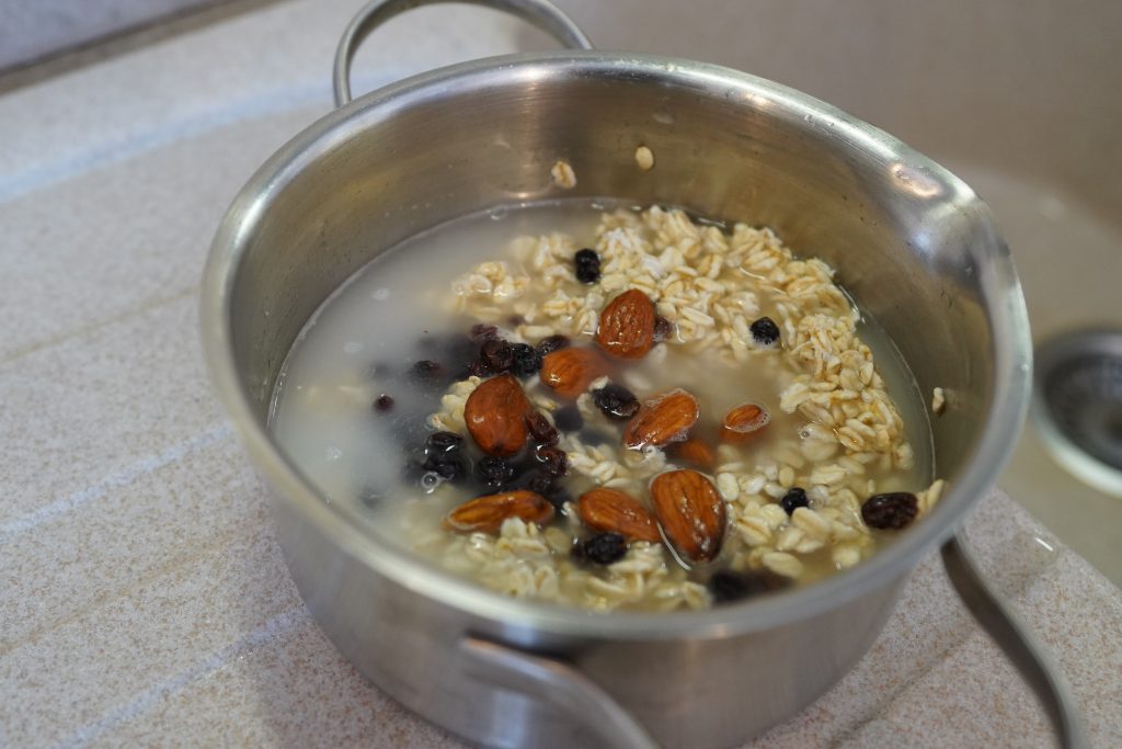 Chai latte a colazione: ricetta per porridge bowl